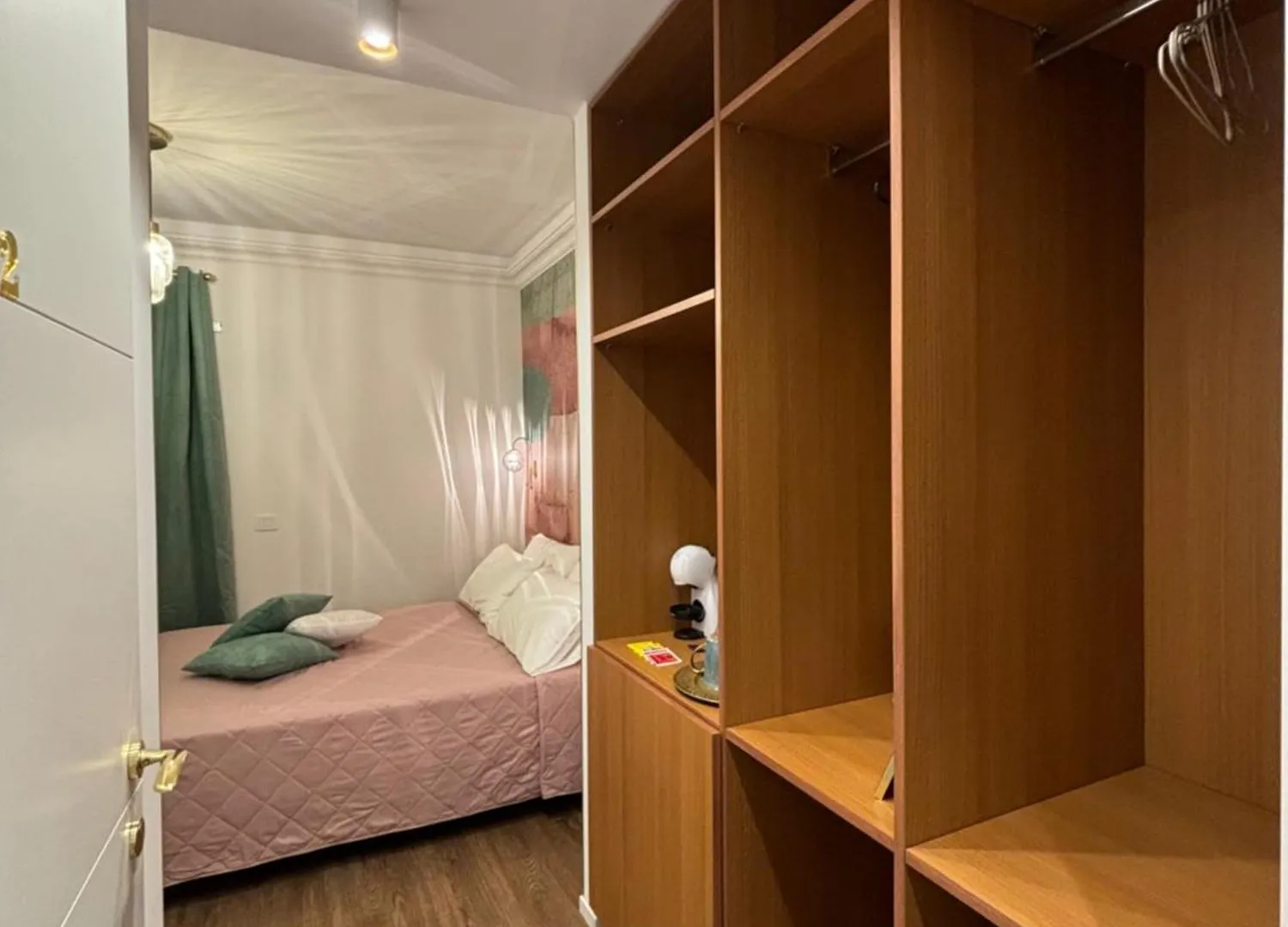 Bed & Breakfast Atrium Regal Room Rome Italy
